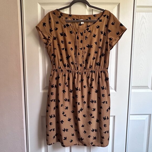 Old Navy Large Short Sleeve Above Knee Dress - Cocoa Brown with Black Bird Print - Picture 1 of 8